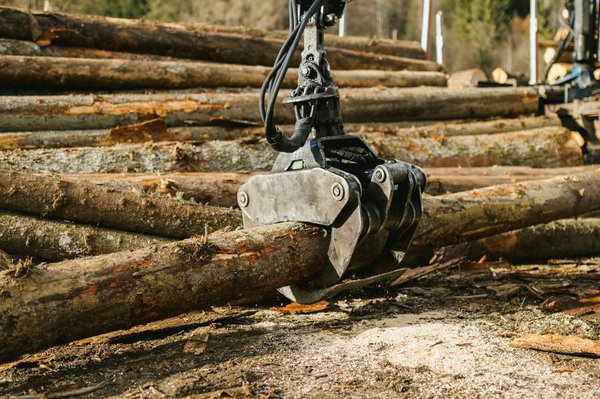 En quoi l'entraînement en Grappling améliore-t-il le contrôle au sol et la capacité de soumission dans les MMA?