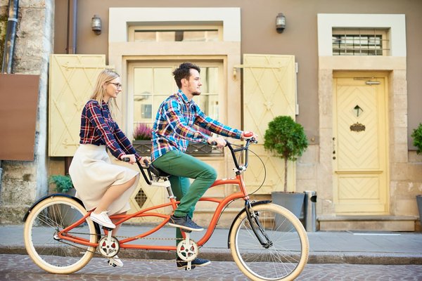 Comment choisir un vélo de tandem pour des sorties en couple ou entre amis ?