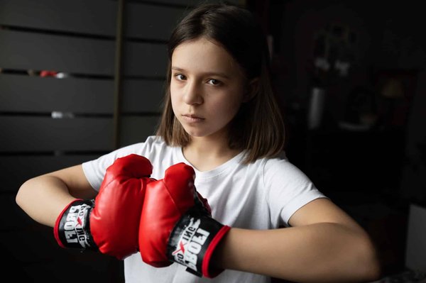 Quelles sont les applications pratiques des techniques de désarmement apprises dans le Filipino Martial Arts pour la self-défense urbaine?